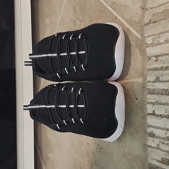 Black Sneakers - Picture 1 of 3